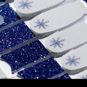 Color Street Nail Strips - In A Flurry